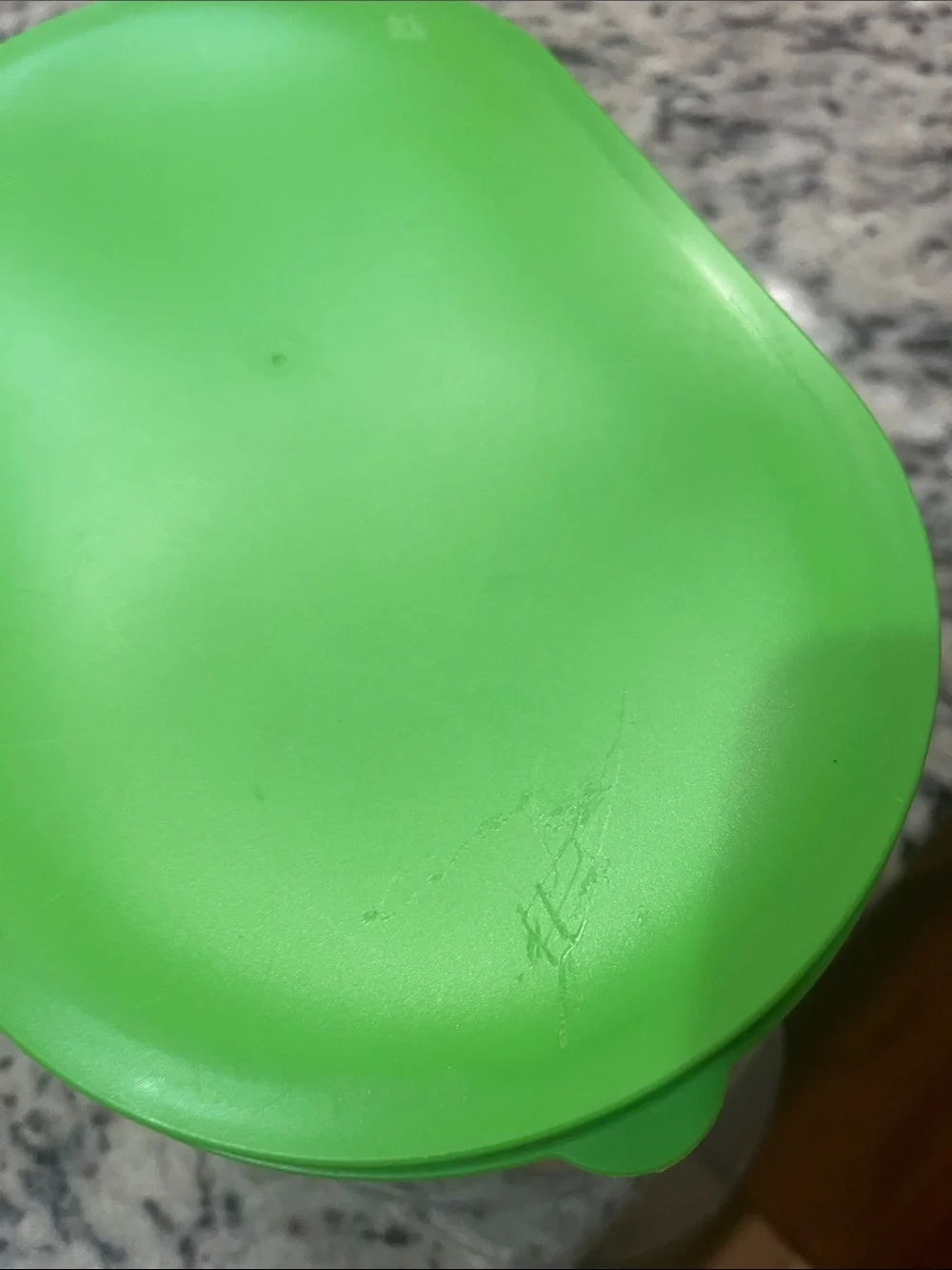 Green Produce Storage Container with Adjustable vent